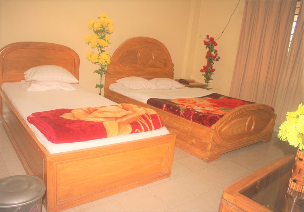 AC Triple bed