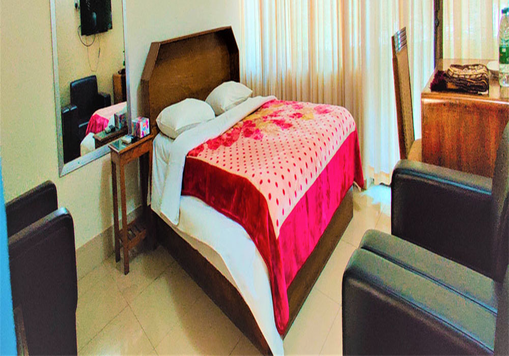 Non AC Couple Bed