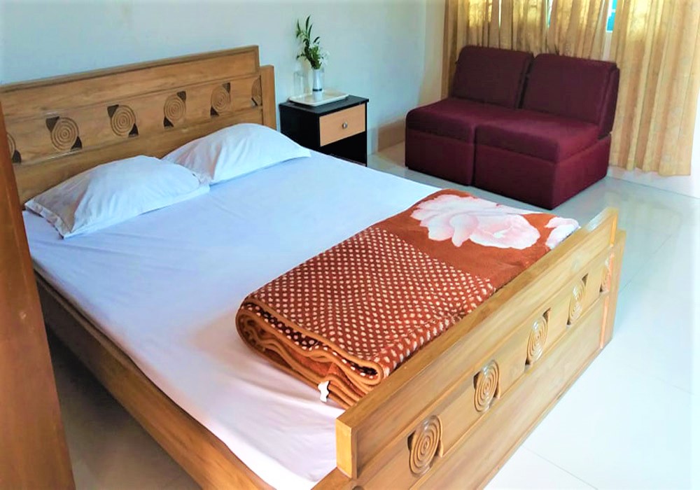 Non Couple Bed
