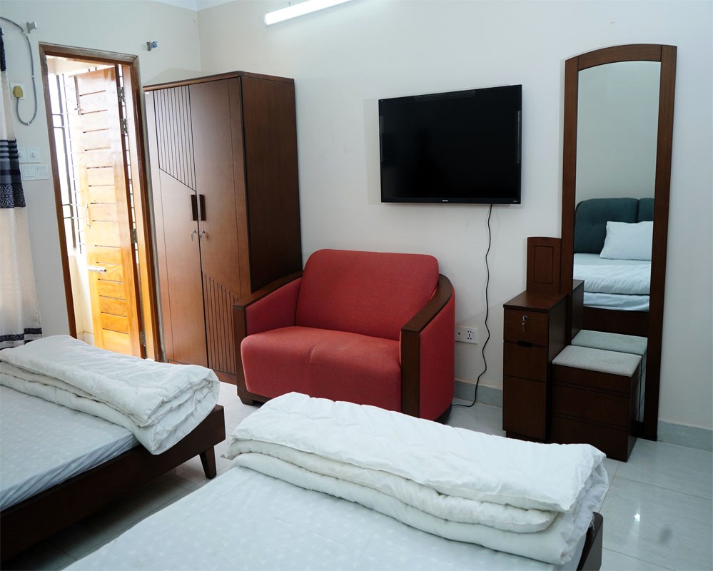 AC Deluxe Twin Bed